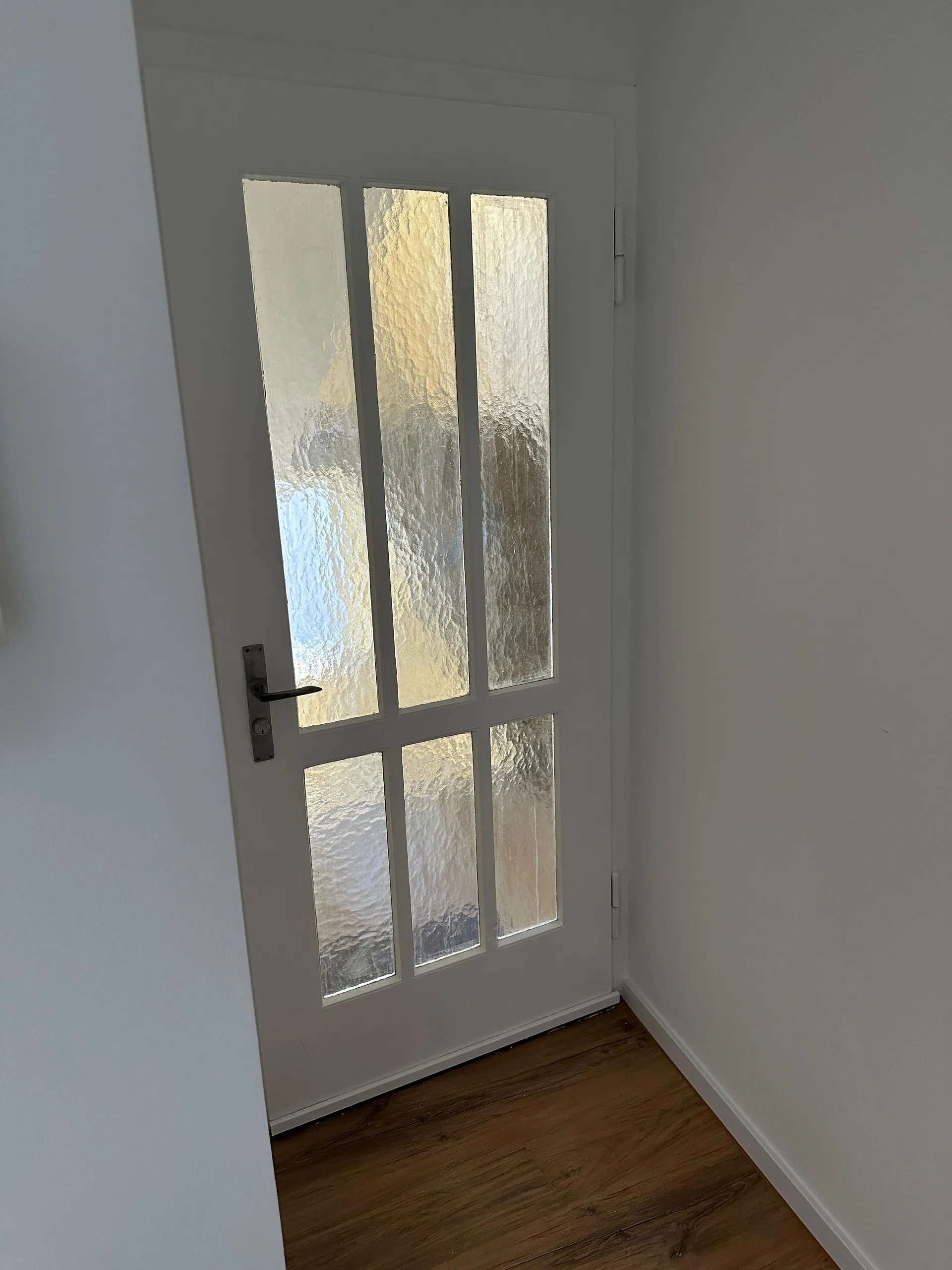 Wohnzimmer mit neuem Boden